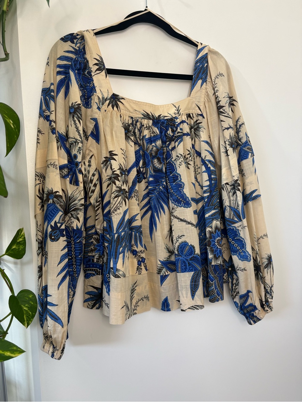 Banana Republic Cream and Blue Floral Peasant Blouse - Picture 5 of 6